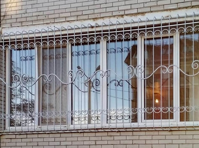 Решетка для широкого окна